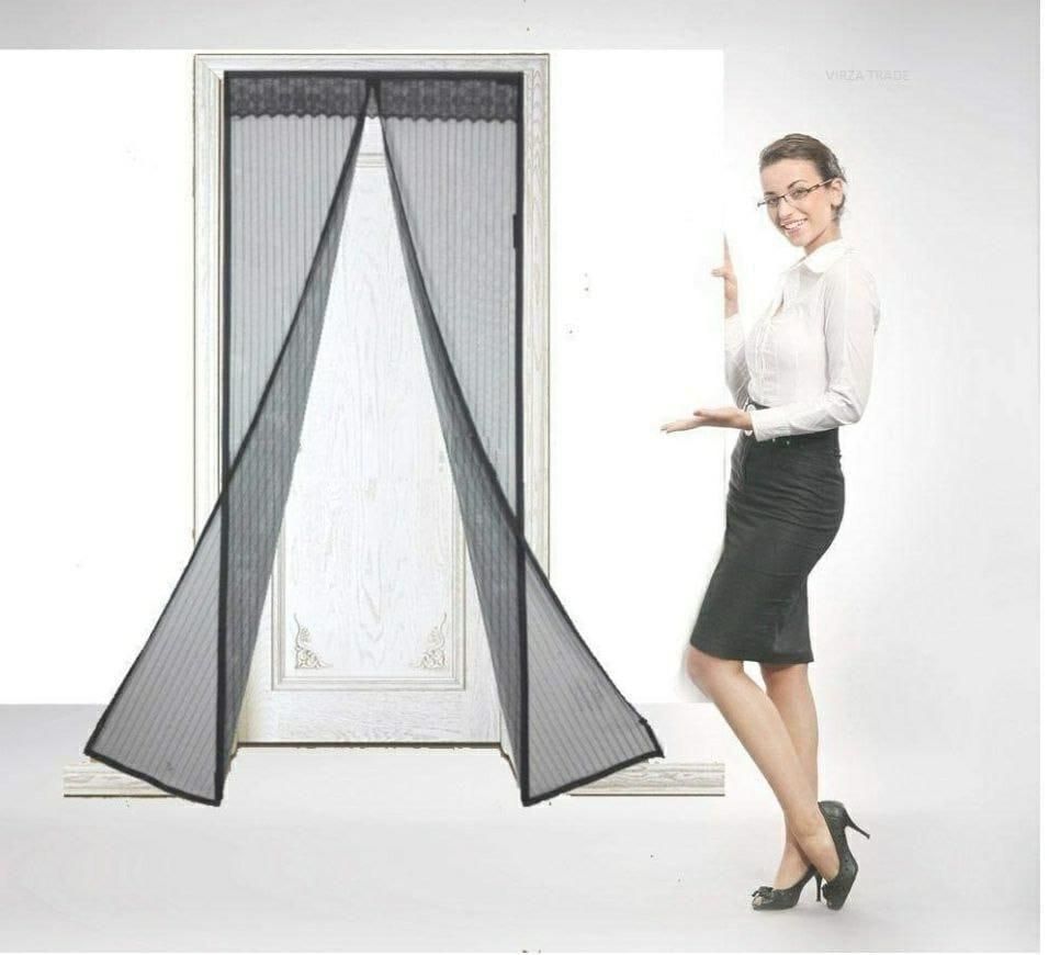 Keep Mosquitoes Out Effortlessly – Magnetic Auto-Close Mosquito Net Door